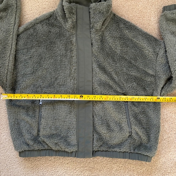 Vuori women's Cozy Sherpa Jacket Green Size Medium NWOT - Picture 14 of 14